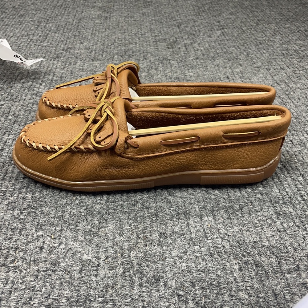 Minnetonka Women’s Moosehide Fringed Kilty Moccasins (2930) - Picture 2 of 8
